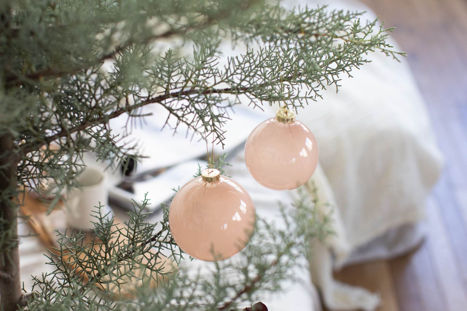 クリスマスボールオーナメント ピンク M Orne De Feuilles クリスマスボールオーナメント ピンク M Orne De Feuilles